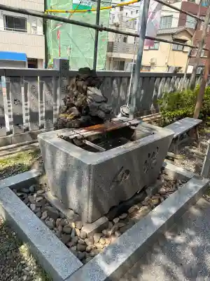 浅草富士浅間神社の{uncategorized: "未分類", other: "その他", undefined: "問題あり", building: "その他建物", grave: "お墓", sacred_gate: "鳥居", guardian: "狛犬", statue: "像", buddha: "仏像", history: "歴史", nature: "自然", garden: "庭園", animal: "動物", pagoda: "塔", temizu: "手水舎", mountain_gate: "山門・神門", sanctuary: "本殿・本堂", subordinate: "末社・摂社", art: "芸術", scenery: "景色", jizo: "地蔵", ema: "絵馬", goshuin: "御朱印", omikuji: "おみくじ", items: "授与品その他", amulet: "お守り", goshuincho: "御朱印帳", eats: "食事", festival: "お祭り", votive_dance: "神楽", shichigosan: "七五三参", wedding: "結婚式", experience: "体験その他", initially: "初詣", around: "周辺", anti_infection: "感染症対策"}