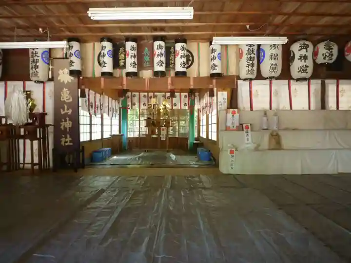 亀山神社の本殿・本堂