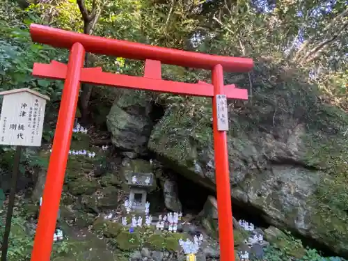 佐助稲荷神社の鳥居