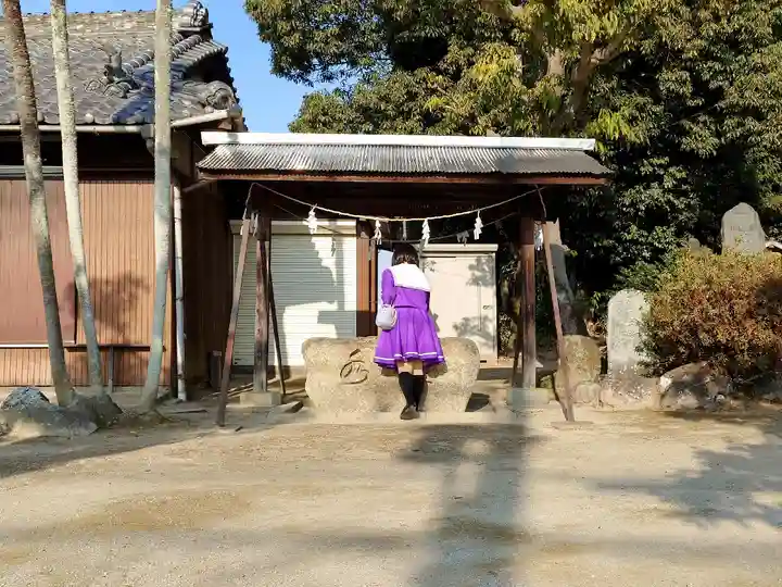 八幡社(鈴井町)の手水舎