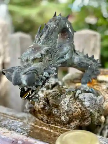 夜疑神社の手水舎