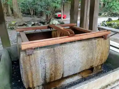 彌彦神社の手水舎
