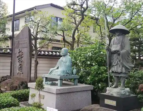 田無神社の像