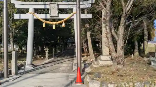 白鳥神社の{uncategorized: "未分類", other: "その他", undefined: "問題あり", building: "その他建物", grave: "お墓", sacred_gate: "鳥居", guardian: "狛犬", statue: "像", buddha: "仏像", history: "歴史", nature: "自然", garden: "庭園", animal: "動物", pagoda: "塔", temizu: "手水舎", mountain_gate: "山門・神門", sanctuary: "本殿・本堂", subordinate: "末社・摂社", art: "芸術", scenery: "景色", jizo: "地蔵", ema: "絵馬", goshuin: "御朱印", omikuji: "おみくじ", items: "授与品その他", amulet: "お守り", goshuincho: "御朱印帳", eats: "食事", festival: "お祭り", votive_dance: "神楽", shichigosan: "七五三参", wedding: "結婚式", experience: "体験その他", initially: "初詣", around: "周辺", anti_infection: "感染症対策"}