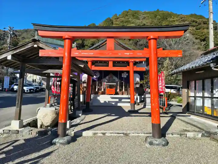 多度稲荷神社の鳥居