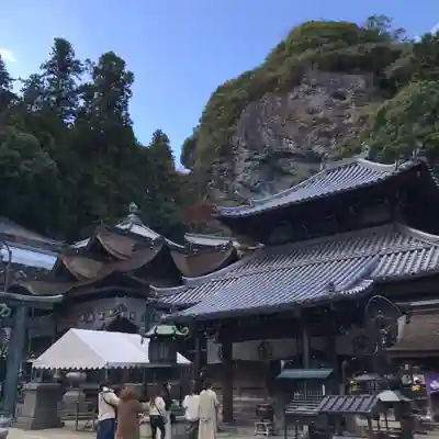 宝山寺の山門・神門