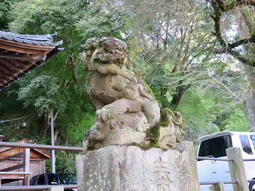 高尾山麓氷川神社の狛犬