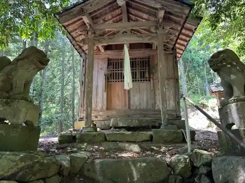 宇留破神社の末社・摂社