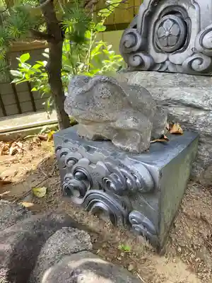 横浜御嶽神社の像