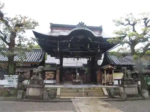 六孫王神社の山門