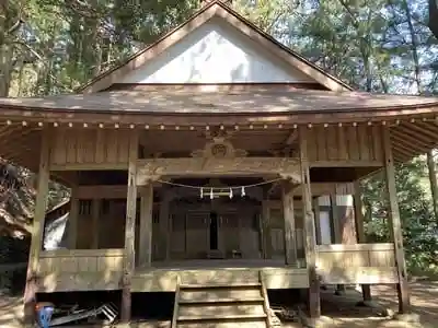 総高地神社の本殿
