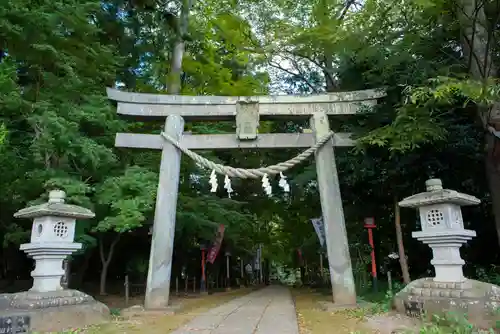 間々田八幡宮の鳥居