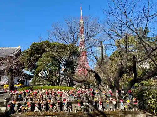 増上寺の{uncategorized: "未分類", other: "その他", undefined: "問題あり", building: "その他建物", grave: "お墓", sacred_gate: "鳥居", guardian: "狛犬", statue: "像", buddha: "仏像", history: "歴史", nature: "自然", garden: "庭園", animal: "動物", pagoda: "塔", temizu: "手水舎", mountain_gate: "山門・神門", sanctuary: "本殿・本堂", subordinate: "末社・摂社", art: "芸術", scenery: "景色", jizo: "地蔵", ema: "絵馬", goshuin: "御朱印", omikuji: "おみくじ", items: "授与品その他", amulet: "お守り", goshuincho: "御朱印帳", eats: "食事", festival: "お祭り", votive_dance: "神楽", shichigosan: "七五三参", wedding: "結婚式", experience: "体験その他", initially: "初詣", around: "周辺", anti_infection: "感染症対策"}