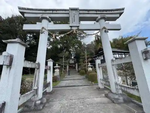 知波夜比古神社の{uncategorized: "未分類", other: "その他", undefined: "問題あり", building: "その他建物", grave: "お墓", sacred_gate: "鳥居", guardian: "狛犬", statue: "像", buddha: "仏像", history: "歴史", nature: "自然", garden: "庭園", animal: "動物", pagoda: "塔", temizu: "手水舎", mountain_gate: "山門・神門", sanctuary: "本殿・本堂", subordinate: "末社・摂社", art: "芸術", scenery: "景色", jizo: "地蔵", ema: "絵馬", goshuin: "御朱印", omikuji: "おみくじ", items: "授与品その他", amulet: "お守り", goshuincho: "御朱印帳", eats: "食事", festival: "お祭り", votive_dance: "神楽", shichigosan: "七五三参", wedding: "結婚式", experience: "体験その他", initially: "初詣", around: "周辺", anti_infection: "感染症対策"}