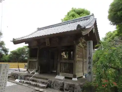 禅師峰寺の山門