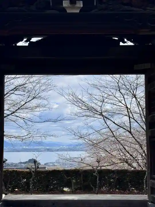 西教寺の{uncategorized: "未分類", other: "その他", undefined: "問題あり", building: "その他建物", grave: "お墓", sacred_gate: "鳥居", guardian: "狛犬", statue: "像", buddha: "仏像", history: "歴史", nature: "自然", garden: "庭園", animal: "動物", pagoda: "塔", temizu: "手水舎", mountain_gate: "山門・神門", sanctuary: "本殿・本堂", subordinate: "末社・摂社", art: "芸術", scenery: "景色", jizo: "地蔵", ema: "絵馬", goshuin: "御朱印", omikuji: "おみくじ", items: "授与品その他", amulet: "お守り", goshuincho: "御朱印帳", eats: "食事", festival: "お祭り", votive_dance: "神楽", shichigosan: "七五三参", wedding: "結婚式", experience: "体験その他", initially: "初詣", around: "周辺", anti_infection: "感染症対策"}