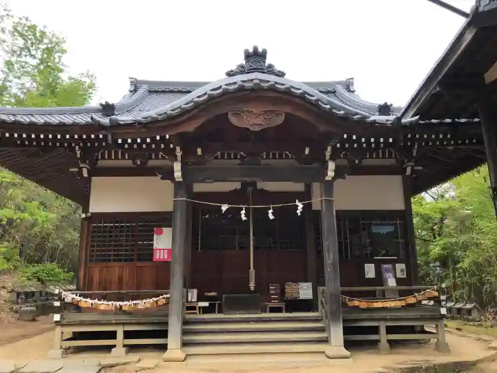 別所神社の{uncategorized: "未分類", other: "その他", undefined: "問題あり", building: "その他建物", grave: "お墓", sacred_gate: "鳥居", guardian: "狛犬", statue: "像", buddha: "仏像", history: "歴史", nature: "自然", garden: "庭園", animal: "動物", pagoda: "塔", temizu: "手水舎", mountain_gate: "山門・神門", sanctuary: "本殿・本堂", subordinate: "末社・摂社", art: "芸術", scenery: "景色", jizo: "地蔵", ema: "絵馬", goshuin: "御朱印", omikuji: "おみくじ", items: "授与品その他", amulet: "お守り", goshuincho: "御朱印帳", eats: "食事", festival: "お祭り", votive_dance: "神楽", shichigosan: "七五三参", wedding: "結婚式", experience: "体験その他", initially: "初詣", around: "周辺", anti_infection: "感染症対策"}