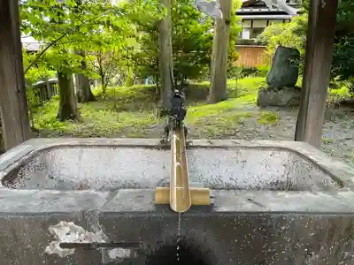 諏訪大社上社前宮の手水舎