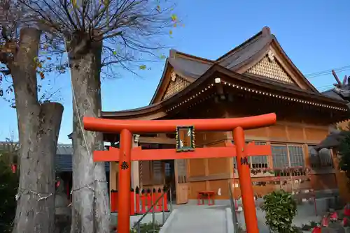 於菊稲荷神社の鳥居