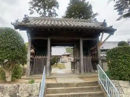 覚住寺の{uncategorized: "未分類", other: "その他", undefined: "問題あり", building: "その他建物", grave: "お墓", sacred_gate: "鳥居", guardian: "狛犬", statue: "像", buddha: "仏像", history: "歴史", nature: "自然", garden: "庭園", animal: "動物", pagoda: "塔", temizu: "手水舎", mountain_gate: "山門・神門", sanctuary: "本殿・本堂", subordinate: "末社・摂社", art: "芸術", scenery: "景色", jizo: "地蔵", ema: "絵馬", goshuin: "御朱印", omikuji: "おみくじ", items: "授与品その他", amulet: "お守り", goshuincho: "御朱印帳", eats: "食事", festival: "お祭り", votive_dance: "神楽", shichigosan: "七五三参", wedding: "結婚式", experience: "体験その他", initially: "初詣", around: "周辺", anti_infection: "感染症対策"}