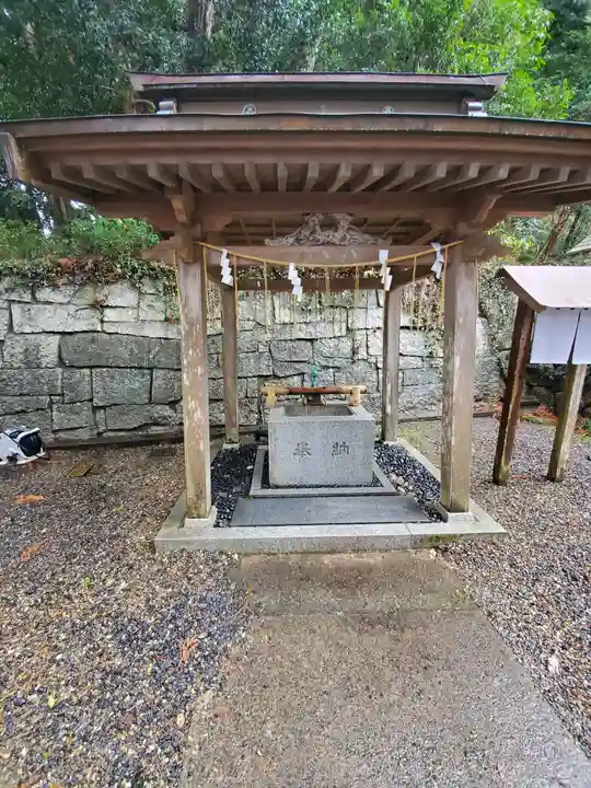 泉神社の手水舎