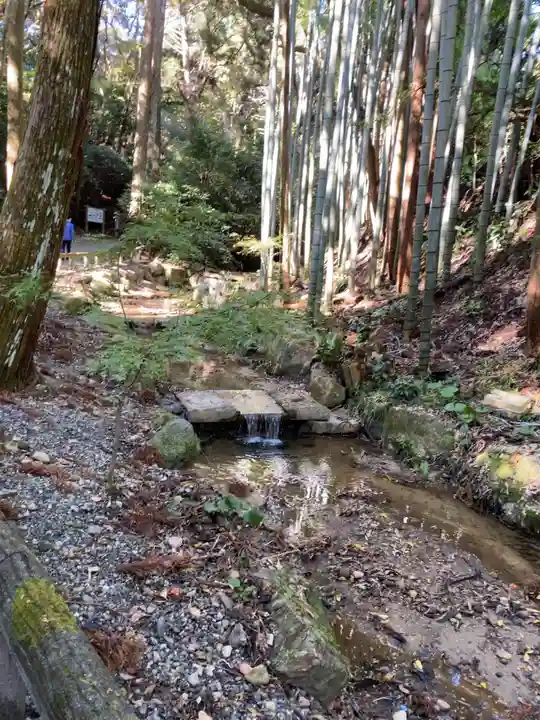 目の霊山 油山寺の周辺