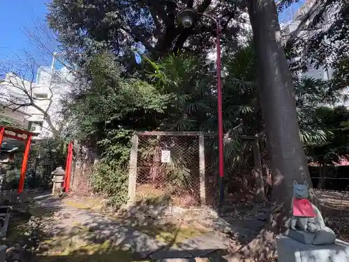 威光稲荷堂の{uncategorized: "未分類", other: "その他", undefined: "問題あり", building: "その他建物", grave: "お墓", sacred_gate: "鳥居", guardian: "狛犬", statue: "像", buddha: "仏像", history: "歴史", nature: "自然", garden: "庭園", animal: "動物", pagoda: "塔", temizu: "手水舎", mountain_gate: "山門・神門", sanctuary: "本殿・本堂", subordinate: "末社・摂社", art: "芸術", scenery: "景色", jizo: "地蔵", ema: "絵馬", goshuin: "御朱印", omikuji: "おみくじ", items: "授与品その他", amulet: "お守り", goshuincho: "御朱印帳", eats: "食事", festival: "お祭り", votive_dance: "神楽", shichigosan: "七五三参", wedding: "結婚式", experience: "体験その他", initially: "初詣", around: "周辺", anti_infection: "感染症対策"}