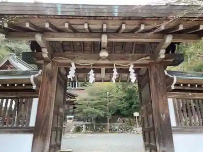 月読神社（松尾大社摂社）の山門・神門