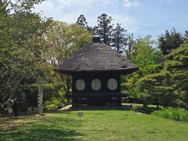 歌泉堂(春日大社神苑萬葉植物園内鎮座)(奈良県)