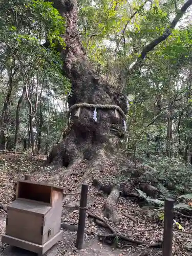 熱田神宮の{uncategorized: "未分類", other: "その他", undefined: "問題あり", building: "その他建物", grave: "お墓", sacred_gate: "鳥居", guardian: "狛犬", statue: "像", buddha: "仏像", history: "歴史", nature: "自然", garden: "庭園", animal: "動物", pagoda: "塔", temizu: "手水舎", mountain_gate: "山門・神門", sanctuary: "本殿・本堂", subordinate: "末社・摂社", art: "芸術", scenery: "景色", jizo: "地蔵", ema: "絵馬", goshuin: "御朱印", omikuji: "おみくじ", items: "授与品その他", amulet: "お守り", goshuincho: "御朱印帳", eats: "食事", festival: "お祭り", votive_dance: "神楽", shichigosan: "七五三参", wedding: "結婚式", experience: "体験その他", initially: "初詣", around: "周辺", anti_infection: "感染症対策"}