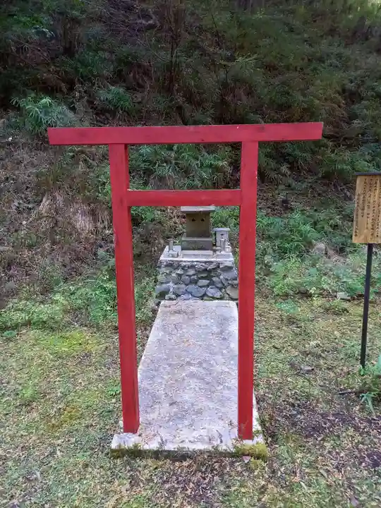 菩堤山の神社(神奈川県)