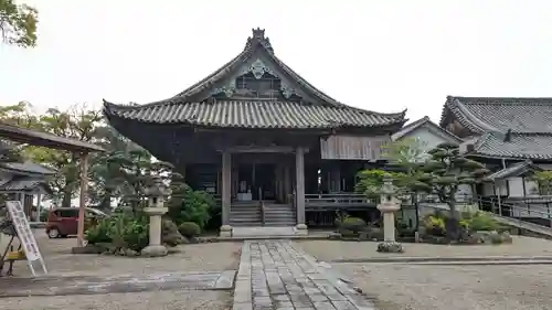 朝田寺の本殿・本堂