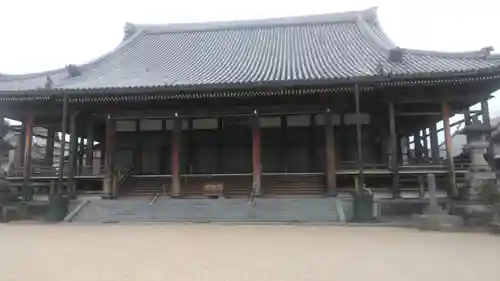 浄土真宗本願寺派本願寺四日市別院の本殿・本堂