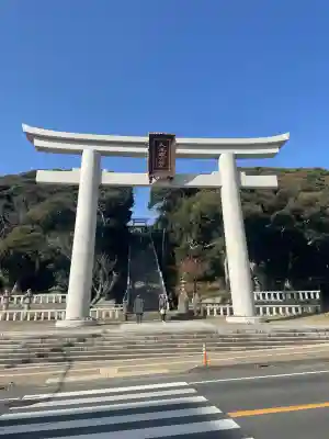 大洗磯前神社の{uncategorized: "未分類", other: "その他", undefined: "問題あり", building: "その他建物", grave: "お墓", sacred_gate: "鳥居", guardian: "狛犬", statue: "像", buddha: "仏像", history: "歴史", nature: "自然", garden: "庭園", animal: "動物", pagoda: "塔", temizu: "手水舎", mountain_gate: "山門・神門", sanctuary: "本殿・本堂", subordinate: "末社・摂社", art: "芸術", scenery: "景色", jizo: "地蔵", ema: "絵馬", goshuin: "御朱印", omikuji: "おみくじ", items: "授与品その他", amulet: "お守り", goshuincho: "御朱印帳", eats: "食事", festival: "お祭り", votive_dance: "神楽", shichigosan: "七五三参", wedding: "結婚式", experience: "体験その他", initially: "初詣", around: "周辺", anti_infection: "感染症対策"}