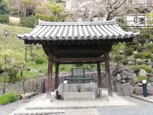 岡寺（龍蓋寺）の手水舎