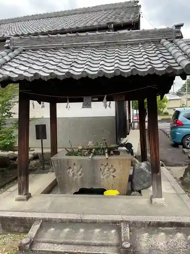 新羅神社の手水舎