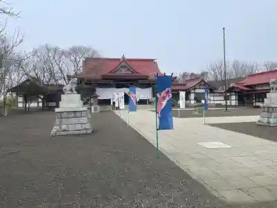 釧路護国神社の{uncategorized: "未分類", other: "その他", undefined: "問題あり", building: "その他建物", grave: "お墓", sacred_gate: "鳥居", guardian: "狛犬", statue: "像", buddha: "仏像", history: "歴史", nature: "自然", garden: "庭園", animal: "動物", pagoda: "塔", temizu: "手水舎", mountain_gate: "山門・神門", sanctuary: "本殿・本堂", subordinate: "末社・摂社", art: "芸術", scenery: "景色", jizo: "地蔵", ema: "絵馬", goshuin: "御朱印", omikuji: "おみくじ", items: "授与品その他", amulet: "お守り", goshuincho: "御朱印帳", eats: "食事", festival: "お祭り", votive_dance: "神楽", shichigosan: "七五三参", wedding: "結婚式", experience: "体験その他", initially: "初詣", around: "周辺", anti_infection: "感染症対策"}