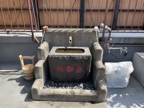 朝日稲荷神社の手水舎