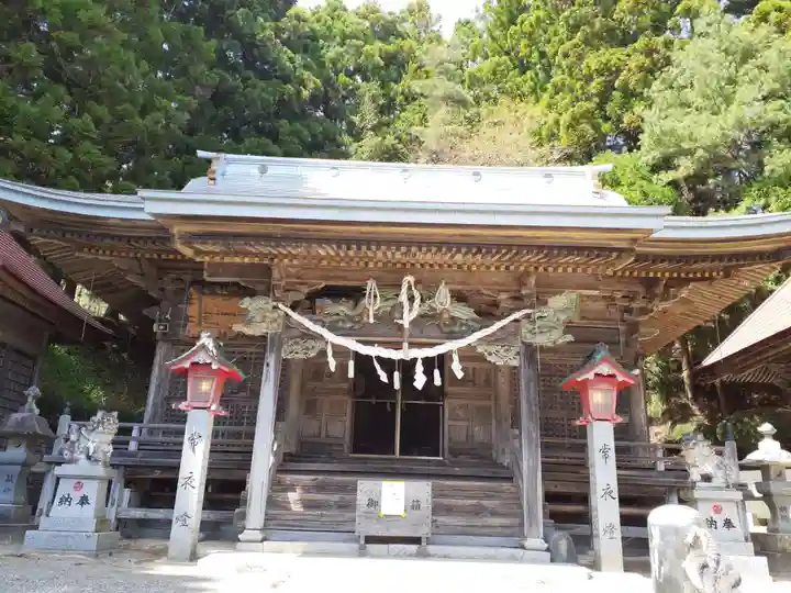 山田八幡宮の本殿・本堂