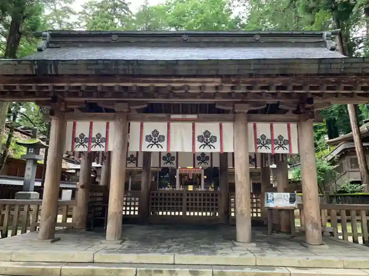 諏訪大社の本殿・本堂