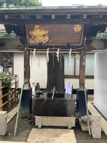品川神社の手水舎