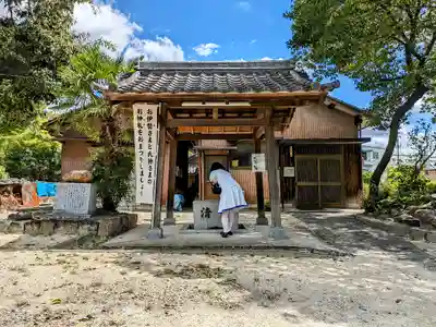 白山神社(松河戸町)の手水舎