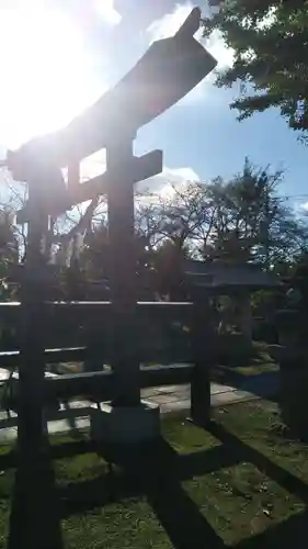 諏訪神社の鳥居