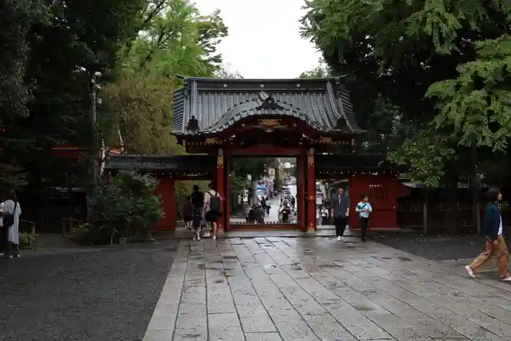 秩父神社の山門・神門