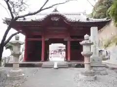 那古寺の山門