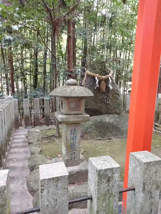 等彌神社の{uncategorized: "未分類", other: "その他", undefined: "問題あり", building: "その他建物", grave: "お墓", sacred_gate: "鳥居", guardian: "狛犬", statue: "像", buddha: "仏像", history: "歴史", nature: "自然", garden: "庭園", animal: "動物", pagoda: "塔", temizu: "手水舎", mountain_gate: "山門・神門", sanctuary: "本殿・本堂", subordinate: "末社・摂社", art: "芸術", scenery: "景色", jizo: "地蔵", ema: "絵馬", goshuin: "御朱印", omikuji: "おみくじ", items: "授与品その他", amulet: "お守り", goshuincho: "御朱印帳", eats: "食事", festival: "お祭り", votive_dance: "神楽", shichigosan: "七五三参", wedding: "結婚式", experience: "体験その他", initially: "初詣", around: "周辺", anti_infection: "感染症対策"}
