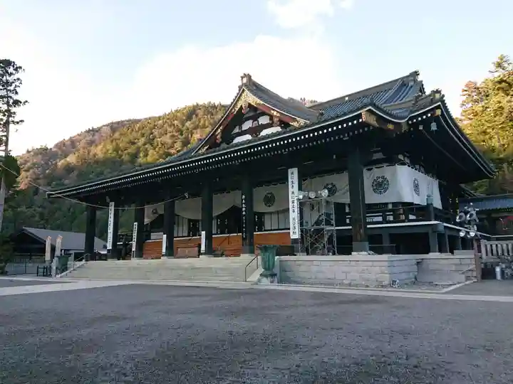 久遠寺の本殿・本堂