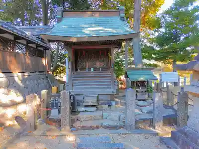 折戸八幡社の末社・摂社