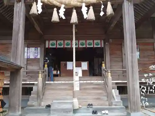 八海山尊神社の本殿