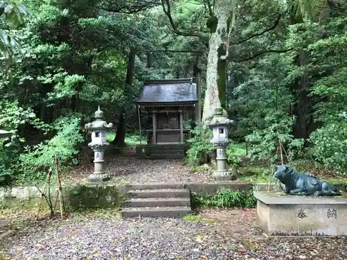 菅生石部神社の末社